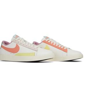 Nike blazer low LE pastel women’s size 7